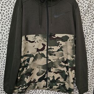 Nike Dri-FIT Standard Fit Jacket